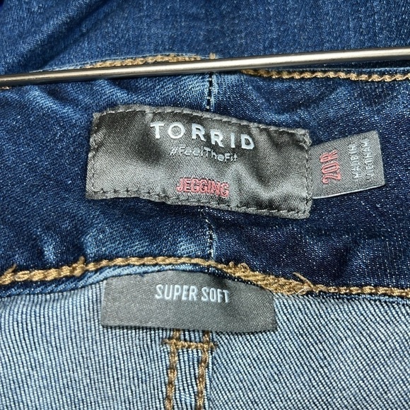 Torrid distressed denim jeggings. Size 20. EUC. - Picture 5 of 7